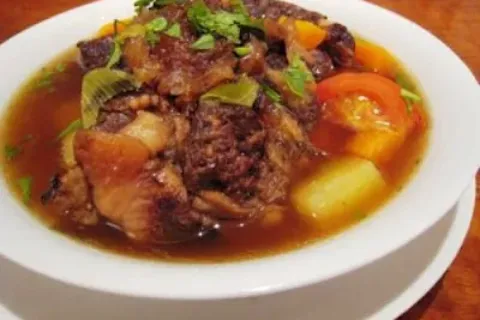 Resep Sop Buntut Sapi - Menu Buka Puasa Mudah dan Praktis