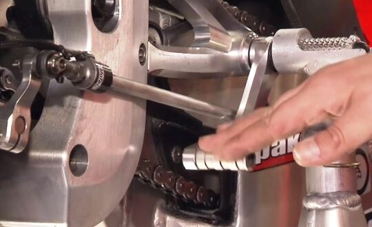 Cara Memperbaiki Gigi Perseneling Motor yang Keras dengan Mudah Tanpa Perlu ke Bengkel
