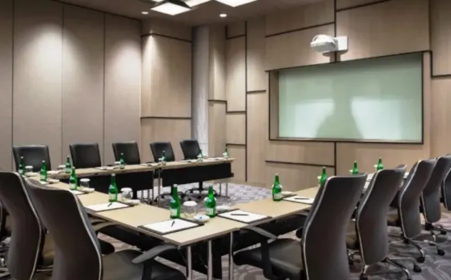 Fasilitas yang Perlu Ada di Meeting Room agar Pertemuan Lancar dan Nyaman