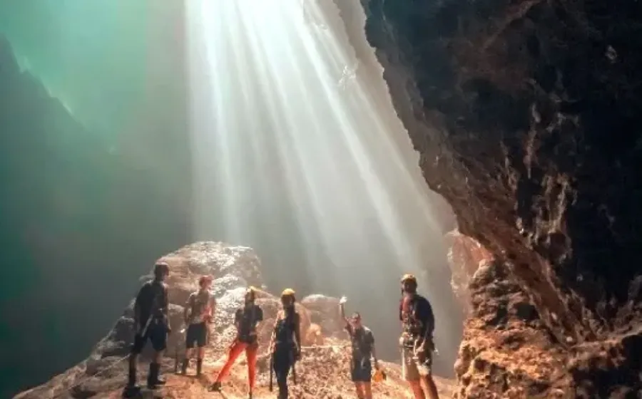 Rekomendasi Wisata Goa Populer di Indonesia yang Perlu Diketahui