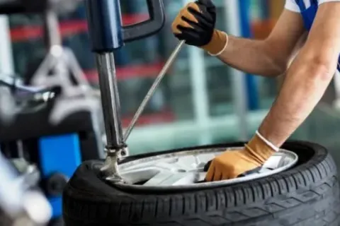 Tips Memilih Bengkel Ganti Ban Mobil Terpercaya yang Perlu Diperhatikan
