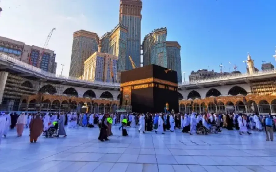 Percayakan Travel Umroh Terbaik Mabruk Tour, Menuju Tanah Suci dengan Lancar dan Nyaman