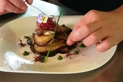 Restaurante La Pasta, Menikmati Cita Rasa Italia di Jantung Puerto Banús Marbella