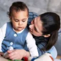 Tips Memilih Babysitter agar Buah Hati Merasa Nyaman