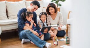 Tips Pola Asuh Anak di Era Digital yang Sebaiknya Moms Ketahui