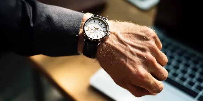 Tips Memilih Jam Tangan Mewah untuk Pria Pebisnis agar Tampil Elegan, Berkelas dan Percaya Diri