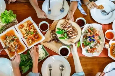 Rekomendasi Restoran di Bali untuk Makan Bersama Keluarga dengan Menu Halal dan Lezat