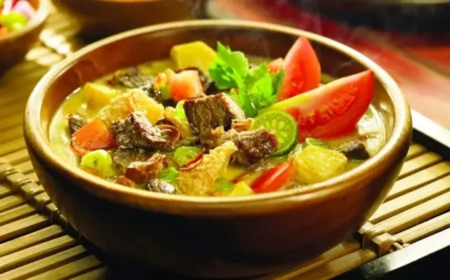 Nikmatnya Soto Betawi yang Gurih dan Menggoda, Cocok Banget Buat Kamu yang Suka Makanan Berkuah Kental
