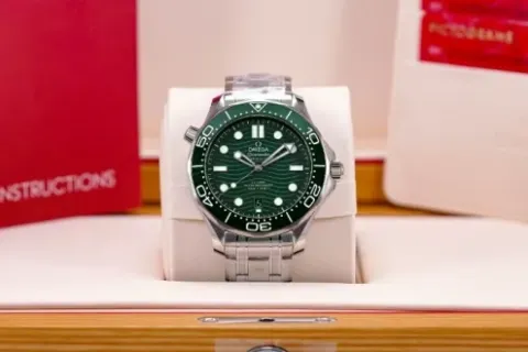 PREOWNEDWATCH ID Tempat Terpercaya untuk Jual Jam Beli Tangan Mewah dengan Aman dan Mudah