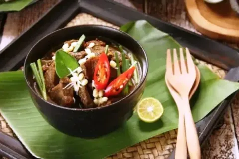 Rekomendasi Rawon Legendaris di Surabaya yang Menggugah Selera