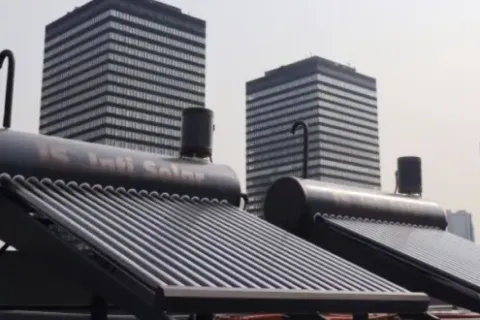 Keunggulan Menggunakan Solar Panel Water Heater untuk Kenyamanan Hidup yang Lebih Efisien