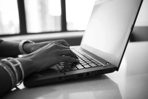Panduan cara memilih laptop sesuai pekerjaan berdasarkan spesifikasi prosesor dan memori