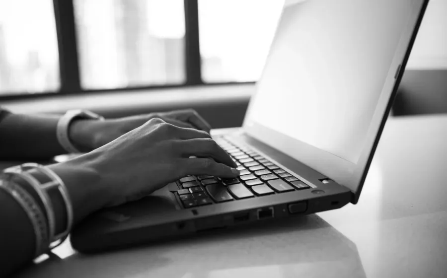 Panduan cara memilih laptop sesuai pekerjaan berdasarkan spesifikasi prosesor dan memori