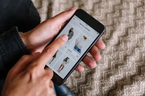 Cara memilih smartphone yang fungsional dengan memperhatikan kapasitas memori dan daya tahan baterai