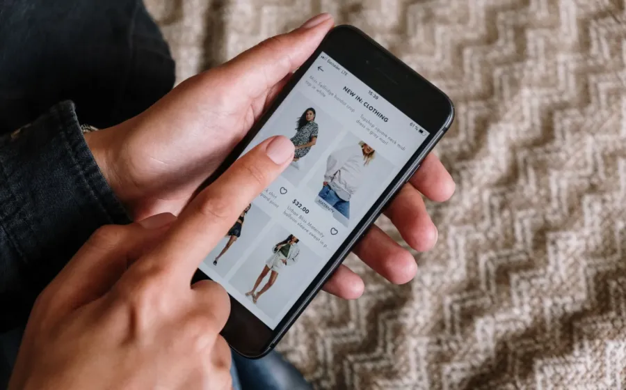 Cara memilih smartphone yang fungsional dengan memperhatikan kapasitas memori dan daya tahan baterai