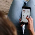 Cara memilih smartphone yang sesuai kebutuhan harian dengan memeriksa kapasitas RAM dan daya tahan baterai