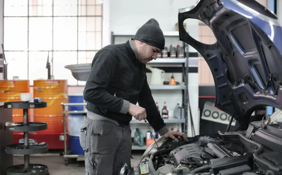 Panduan cara merawat mobil dengan benar di bengkel agar performa mesin tetap terjaga